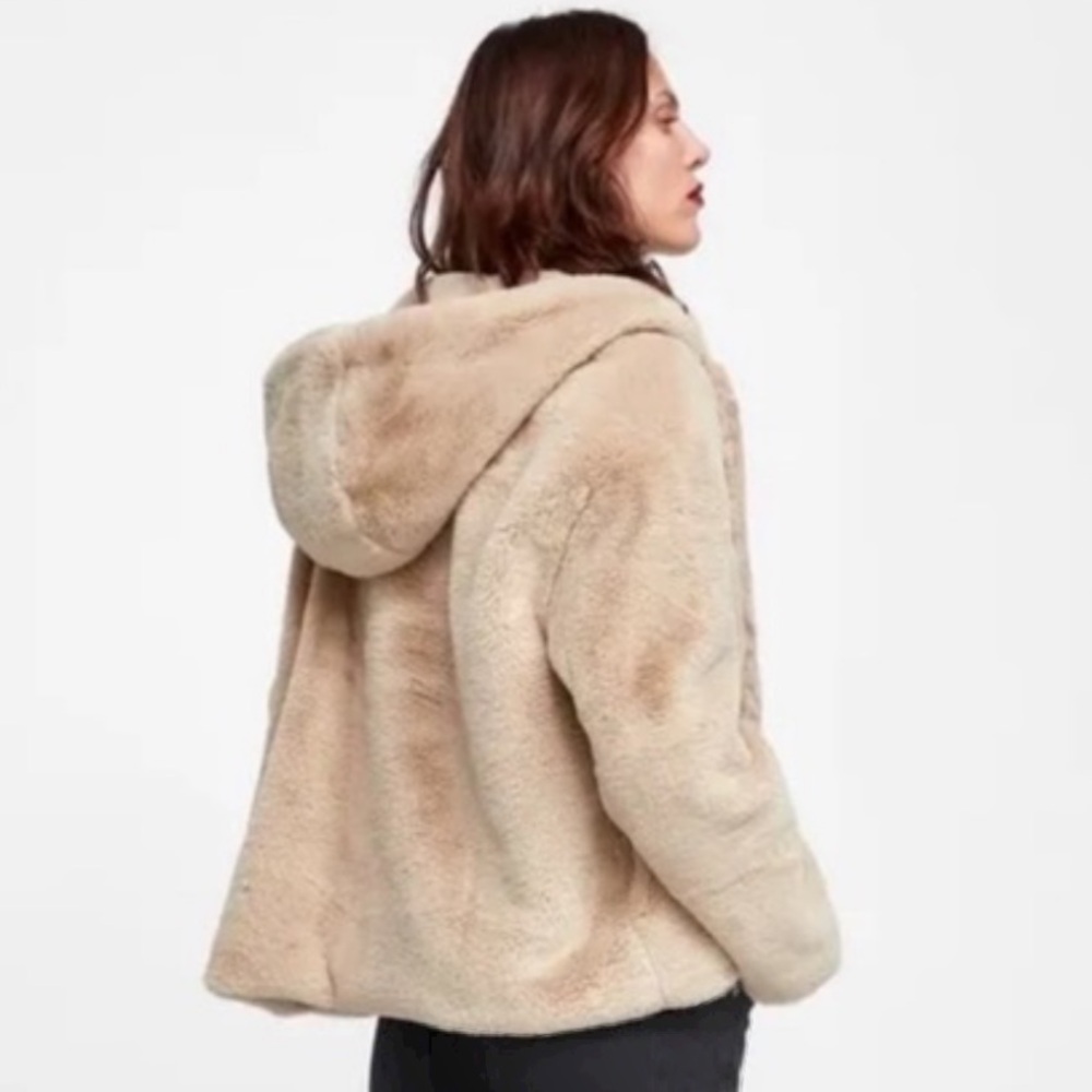 Zara Small Fur Zipper Sweater